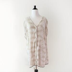 Carve Designs Tunic Top Women’s Medium Rayon Woven Blouse Top White Tan Coverup